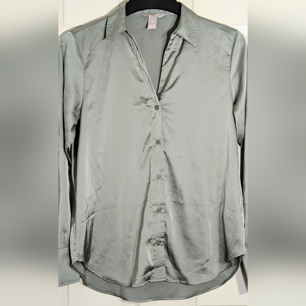 EUC H&M Sage Green Satin Button Front Classic Loose Fit Small Blouse - Picture 7 of 8